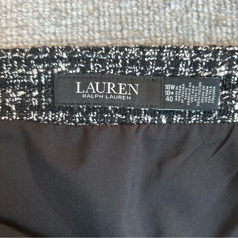 Lauren Ralph Lauren Women’s Black and White Bouclé Pencil Miniskirt, Size 18W - Picture 11 of 16